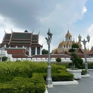 ลานพลับพลามหาเจษฎาบดินทร์