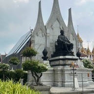 ลานพลับพลามหาเจษฎาบดินทร์