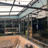 Lanta Coffee Camp : ร้านกาแฟ ลานตา คอฟฟี่ แคมป์ (จำหน่าย อาหาร ข้าวกะเพรา ข้าวคลุกกะปิ ขนมปังปิ้ง บิงซู พิซซ่า) .