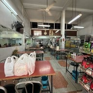 อัมพรแหนมเนือง(ต้นตำรับ) หน้าร.ร.ขอนแก่นวิทยายน