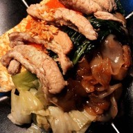 ร้านราดหน้าหัวร้อน