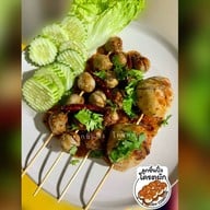 ลูกชิ้นปิ้ง  โครตผัก 🍡🥬🥒  ไก่ทอด~แมลงทอด