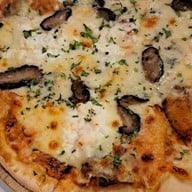 Big Mama Pizzeria (บิ๊กมามา พิซเซอเรีย) - สุขุมวิท 21 -