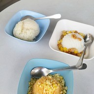 เมนูของร้าน นัฐพร ไอศครีมกะทิสดรสไทย