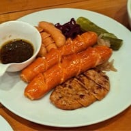 Happy Fish เอเชียทีค ริ่มน้ำ