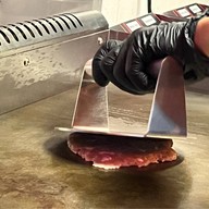 Jasper Burger ประชาสรรค์