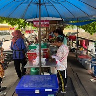 ข้าวหมูแดงหมูกรอบ หงษ์หยก