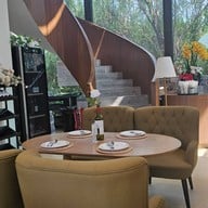 บรรยากาศ Take A Breath Cafe and Eatery