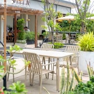 บรรยากาศ Vella beach bar and bistro  -