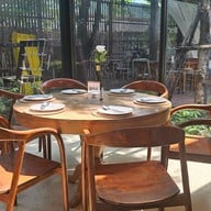 บรรยากาศ Take A Breath Cafe and Eatery