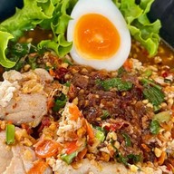 ก๋วยเตี๋ยวไข่สยาม