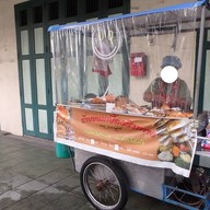 หน้าร้าน แม่แดงขนมเบื้อง