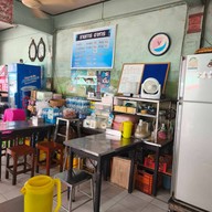 ข้าวมันไก่เจ๊ปุ้ย