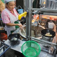 บรรยากาศ ล้ำเส้น นู้ดเดิ้ล "เห็นเครื่องไม่เห็นเส้น"(เย็นตาโฟบะหมี่เกี๋ยวกุ้ง) พระราม2ซอย69