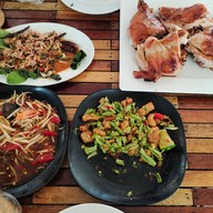 ส้มตำ ไก่ย่างลองเดอนัว
