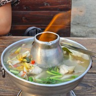 สึนามิซีฟู้ด หมึกช็อต หมึกซาชิมิ ใหญ่มาก มาร์เก็ต