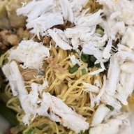 อร่อยดีบะหมี่เกี๊ยว บะหมี่หมูแดงสุขุมวิท 38 (พาราไดซ) -