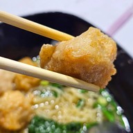 เมนูของร้าน ล้ำเส้น นู้ดเดิ้ล "เห็นเครื่องไม่เห็นเส้น"(เย็นตาโฟบะหมี่เกี๋ยวกุ้ง) พระราม2ซอย69