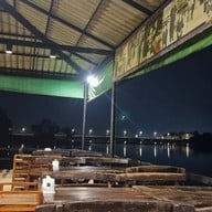 บ้านน้ำเคียงฟ้า