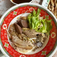 เมนูของร้าน เจ๊เอ็งเป็ดพะโล้ สาขา 2 (ริมน้ำ)