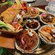 เมนูของร้าน เสน่ห์จันทน์ กลาสเฮาส์ แอทสินธร