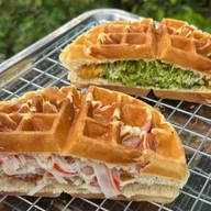 วาฟเฟิลไส้ทะลักbyPPK ลำลูกกาคลอง3