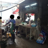 บรรยากาศ ก๋วยเตี๋ยวคั่วไก่ ส่วนมะลิ โรงพยาบาลกลาง