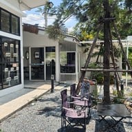 DNA.Do Not Awkward Café