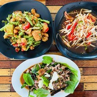 ส้มตำ ไก่ย่างลองเดอนัว