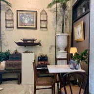 The Old Breadshop  ทรงวาด