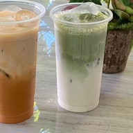 พอใ❤️ ชา กาแฟ โบราณหน้าสนามในทู