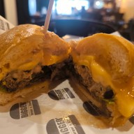 เมนูของร้าน Bigger' Burgers and Steak
