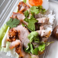 หมูแดงอัมพวา