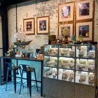 The Old Breadshop  ทรงวาด