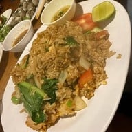 บ้านอีสานเมืองยศ