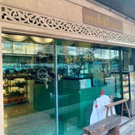 The Old Breadshop  ทรงวาด