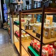 The Old Breadshop  ทรงวาด