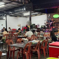 บรรยากาศ ต้นเนื้อย่างเกาหลี มทส. ประตู1