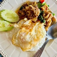 เมนูของร้าน ป้าเขียวอาหารตามสั่งสุดหาดแหลมฉบัง
