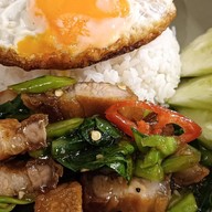 ร้านแม่บุญมีอาหารตามสั่ง