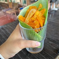 ภพ The Riverside Cafe