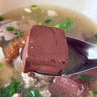 เมนูของร้าน เลือดหมูบ้านแม่ศรี