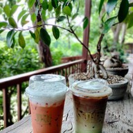 ภพ The Riverside Cafe