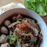 ⭐️ก๋วยเตี๋ยวเนื้อตุ๋นเอ็นวัว - แยกหลัง รพ 👍🏻 ก๋วยเตี๋ยวเนื้อตุ๋นเอ็นวัว - แยกหลัง รพ ⭐️