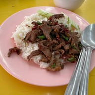 เมนูของร้าน ก๋วยจั๊บป้ายแดง (น้ำข้น) สาขาปั้มซัสโก้ยางใหญ่ ก่อนถึงเจ้าสัว