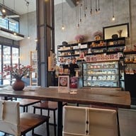 Junction Cafe & Coffee Roaster ราชบุรี