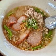 บ้านรักษ์ไม้ ก๋วยเตี๋ยวสุโขทัย