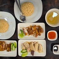 คินซังข้่าวมันไก่ ถนนสุขุมวิท หน้าคอนโดลุมพีนี