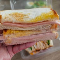 แซนวิชร้านโปรด 🥪