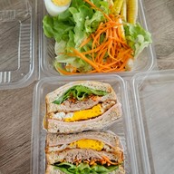 แซนวิชร้านโปรด 🥪